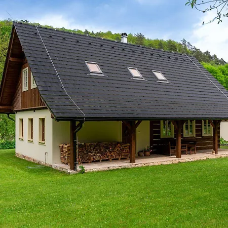 Roubenka Pod Hradem Kokořín Kanina