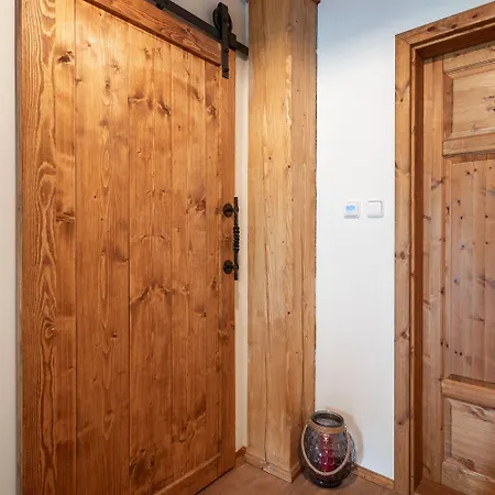 Roubenka Pod Hradem Kokorin Kanina