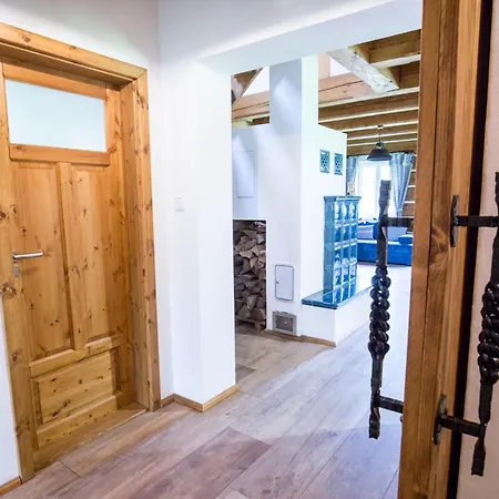 Roubenka Pod Hradem Kokorin *