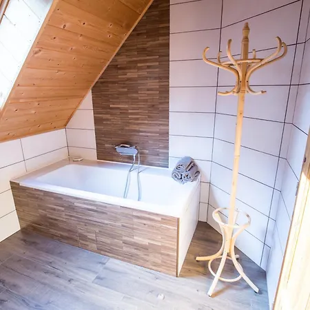 度假居 Roubenka Pod Hradem Kokorin Kanina