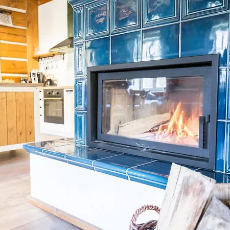 Roubenka Pod Hradem Kokorin بيت للعطل