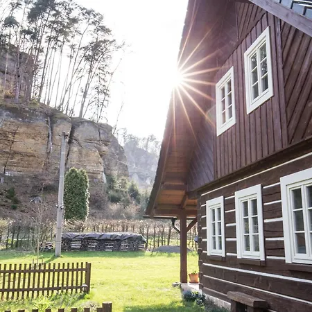 Roubenka Pod Hradem Kokorin * Kanina