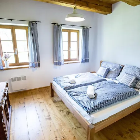 Roubenka Pod Hradem Kokorin Casa vacanze Kanina