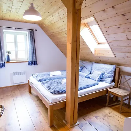Roubenka Pod Hradem Kokorin Casa vacanze Kanina