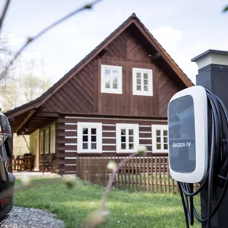 Roubenka Pod Hradem Kokorin