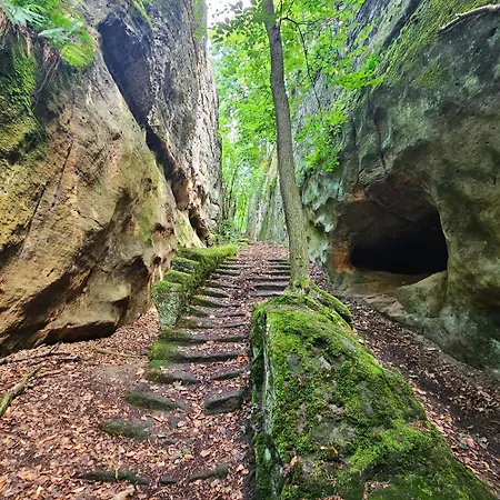 Roubenka Pod Hradem Kokorin 度假居 Kanina