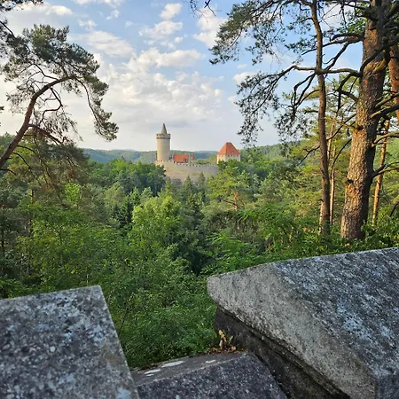 Roubenka Pod Hradem Kokorin * Kanina