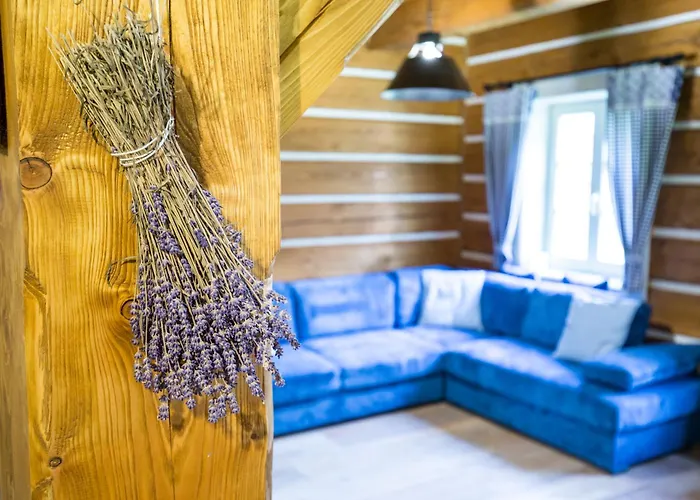 Roubenka Pod Hradem Kokorin Kanina