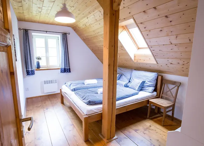 Roubenka Pod Hradem Kokorin بيت للعطل Kanina