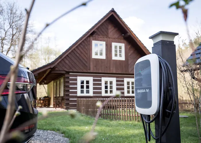 Roubenka Pod Hradem Kokorin